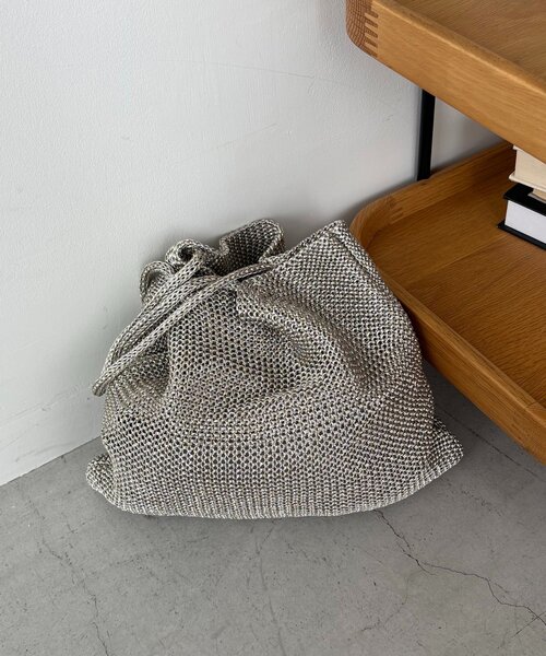 CAPRICIEUX LE'MAGE(カプリシューレマージュ)の「【PC/A4サイズ収納可】ラメトートバッグ(ショルダーバッグ・レディース・チャコールグレー/シルバー/ゴールド・FREE)」の9枚目の写真