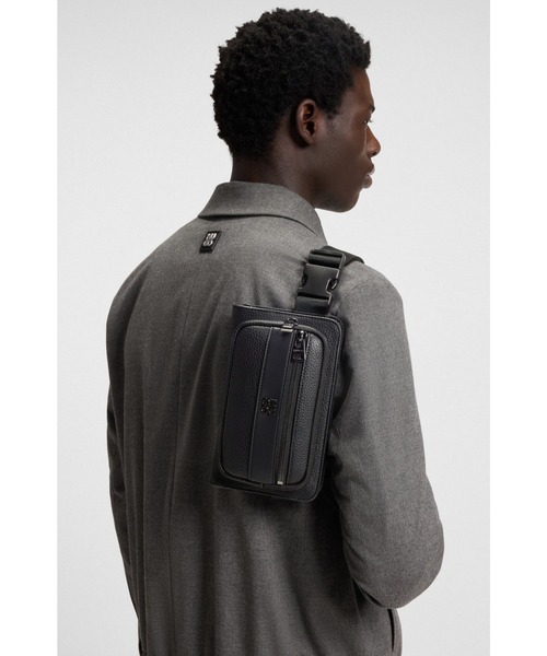 レザー ボディ ベルトバッグ セール】グレイン フェイクレザー ベルトバッグ スタックロゴ