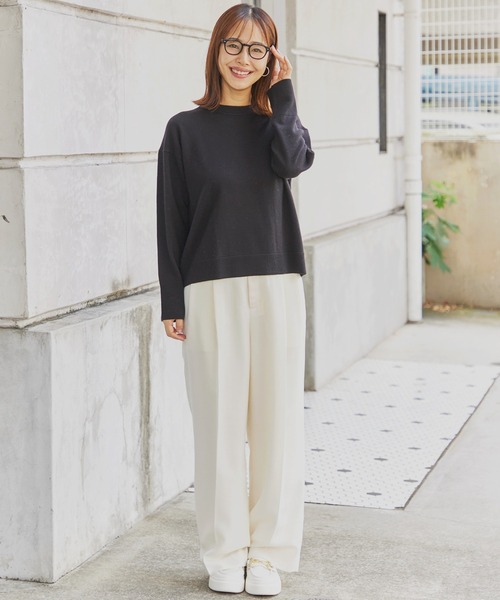 INED（イネド）の「【ご家庭で洗える】ウール100％クルーネックニット（ニット/セーター・レディース・サックスブルー/ブラック/オフホワイト/ブルー/チャコールグレー/ピンク/イエロー・9号）」の14枚目の写真