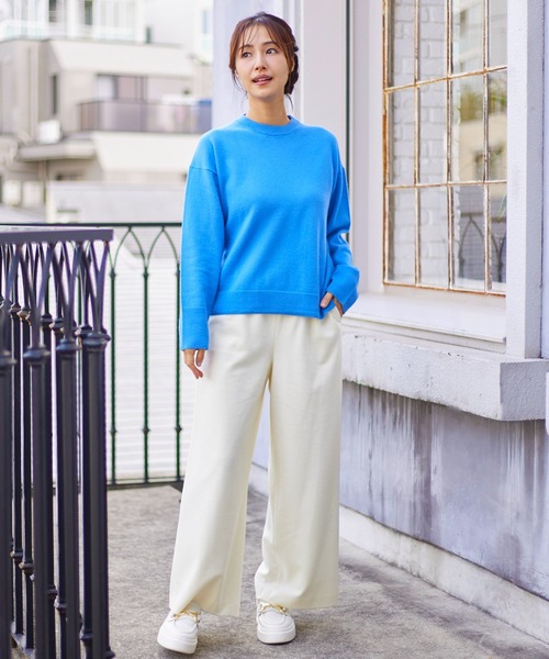 INED（イネド）の「【ご家庭で洗える】ウール100％クルーネックニット（ニット/セーター・レディース・サックスブルー/ブラック/オフホワイト/ブルー/チャコールグレー/ピンク/イエロー・9号）」の17枚目の写真