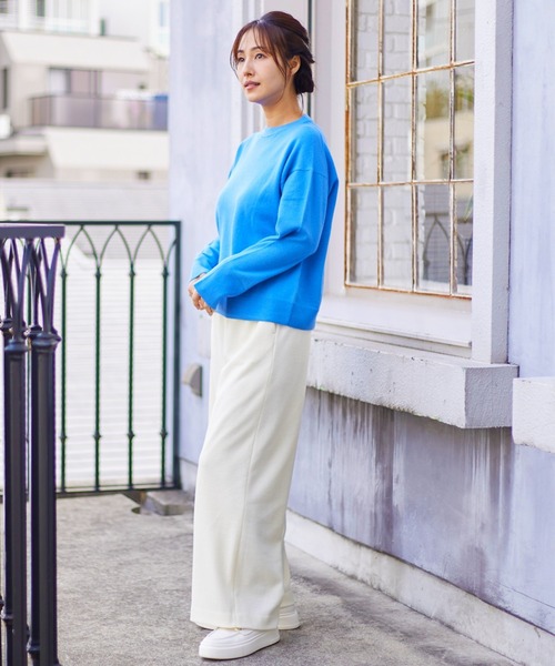 INED（イネド）の「【ご家庭で洗える】ウール100％クルーネックニット（ニット/セーター・レディース・サックスブルー/ブラック/オフホワイト/ブルー/チャコールグレー/ピンク/イエロー・9号）」の18枚目の写真