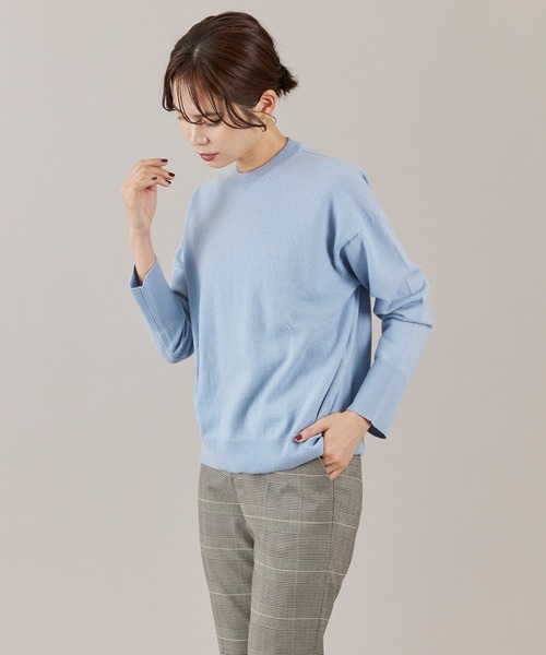 INED（イネド）の「【ご家庭で洗える】ウール100％クルーネックニット（ニット/セーター・レディース・サックスブルー/ブラック/オフホワイト/ブルー/チャコールグレー/ピンク/イエロー・9号）」の20枚目の写真