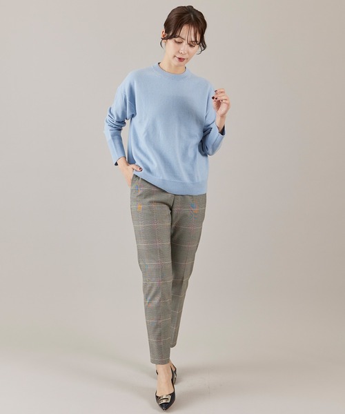 INED（イネド）の「【ご家庭で洗える】ウール100％クルーネックニット（ニット/セーター・レディース・サックスブルー/ブラック/オフホワイト/ブルー/チャコールグレー/ピンク/イエロー・9号）」の21枚目の写真