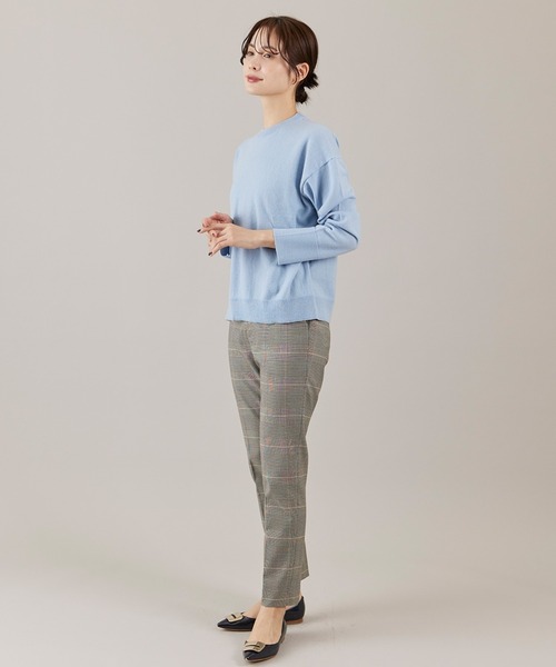 INED（イネド）の「【ご家庭で洗える】ウール100％クルーネックニット（ニット/セーター・レディース・サックスブルー/ブラック/オフホワイト/ブルー/チャコールグレー/ピンク/イエロー・9号）」の22枚目の写真