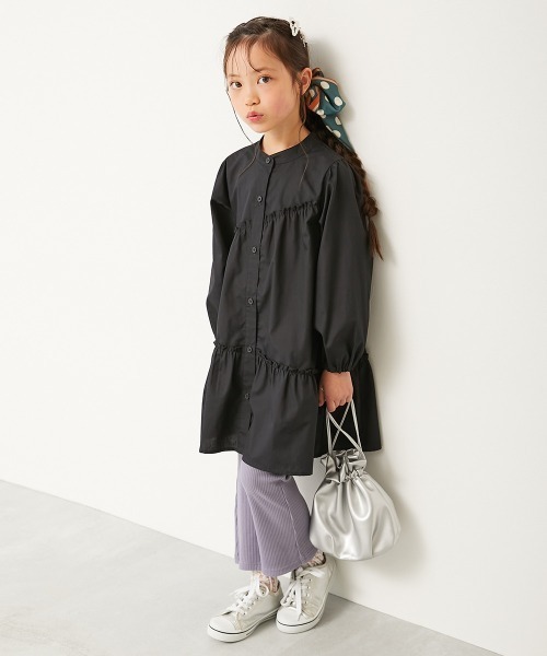 devirock（デビロック）の「ちょっぴり背伸び ふんわり ティアード 長袖 シャツワンピース（ワンピース・キッズ・ホワイト系/ブラック系/ブルー系・100cm/110cm/120cm/130cm/140cm/150cm/160cm）」の5枚目の写真