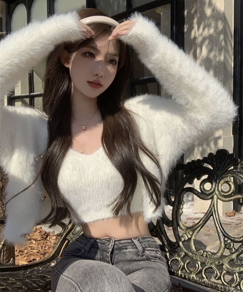 LADY LIKE（レディライク）の「ショートキャミ付きシャギーニットカーディガン2点セット（アンサンブル・レディース・ピンク/ホワイト/ブラック/サックスブルー・M）」の8枚目の写真