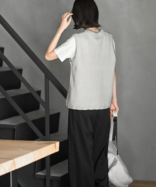 rps(アールピーエス)の「ハンド刺繍裾スカラップニットベスト(ベスト・レディース・ブルー/グレー/グリーン・フリー)」の15枚目の写真