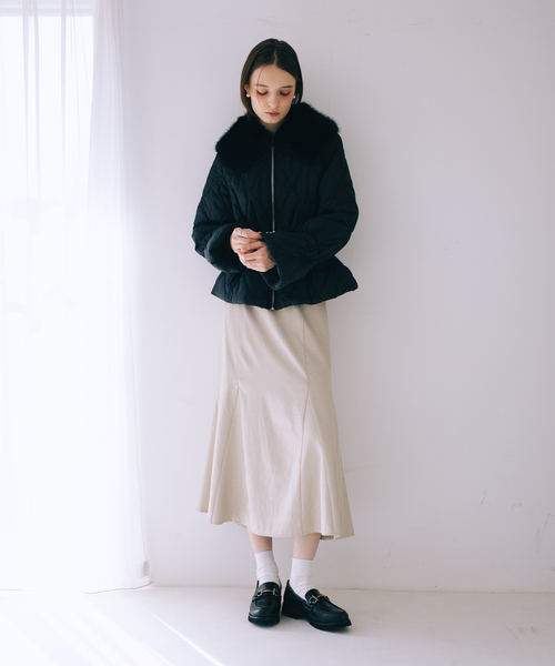 SELFIST(セルフィスト)の「【セットアップ対応】マルチWAYオリジナルロゴフラワー刺繍中綿ジャケット キルティング ファー 襟 取り外し可能 ベルト付き リボン 冬服(ダウンジャケット/コート・レディース・ブラック/ベージュ・フリー)」の5枚目の写真