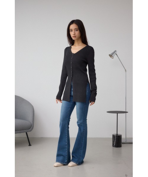 AZUL by moussy(アズールバイマウジー)の「Vネックリブニットカーディガン(カーディガン/ボレロ・レディース・ブラック/ダークグリーン/グレー・FREE)」の6枚目の写真