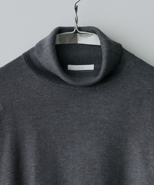 WYM LIDNM（ウィム バイ リドム）の「WOOL BLEND SMOOTH TURTLE NECK KNIT（ニット/セーター・メンズ・チャコール/ライトグレー/グレー/アッシュブラウン・S/M/L）」の9枚目の写真