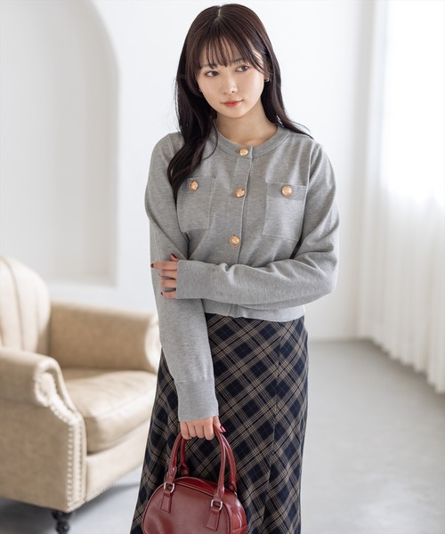 clear（クリア）の「ゴールドボタンニットカーディガン(セット可)[オフィスカジュアル 着回し抜群 大人]≪AW新作≫（カーディガン/ボレロ・レディース・アイボリー/ブラウン/レッド/杢グレー/ブラック系その他/ブラック・F）」の8枚目の写真