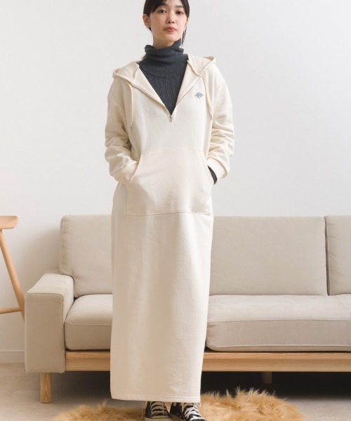 OMNES（オムネス）の「テック裏毛フーディポケットスウェットロングワンピース（ワンピース・レディース・ブラック/ダークグレー/ホワイト/グレー・FREE）」の6枚目の写真