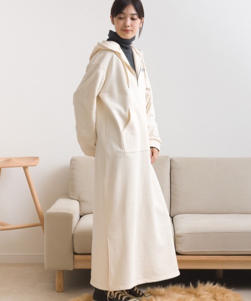 OMNES（オムネス）の「テック裏毛フーディポケットスウェットロングワンピース（ワンピース・レディース・ブラック/ダークグレー/ホワイト/グレー・FREE）」の7枚目の写真