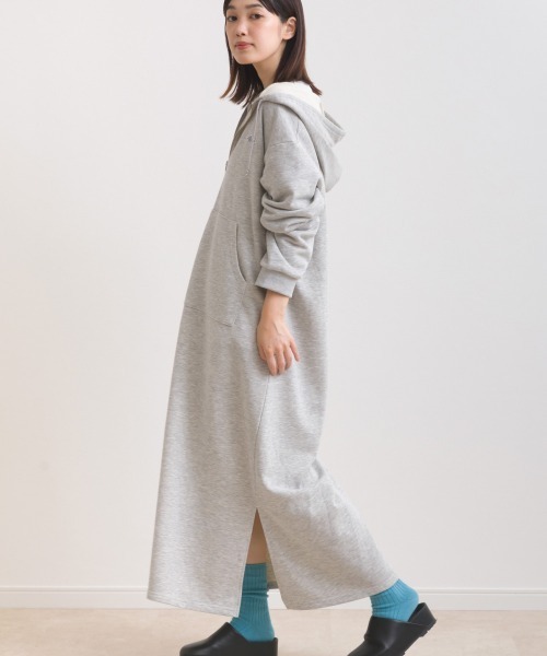 OMNES（オムネス）の「テック裏毛フーディポケットスウェットロングワンピース（ワンピース・レディース・ブラック/ダークグレー/ホワイト/グレー・FREE）」の17枚目の写真