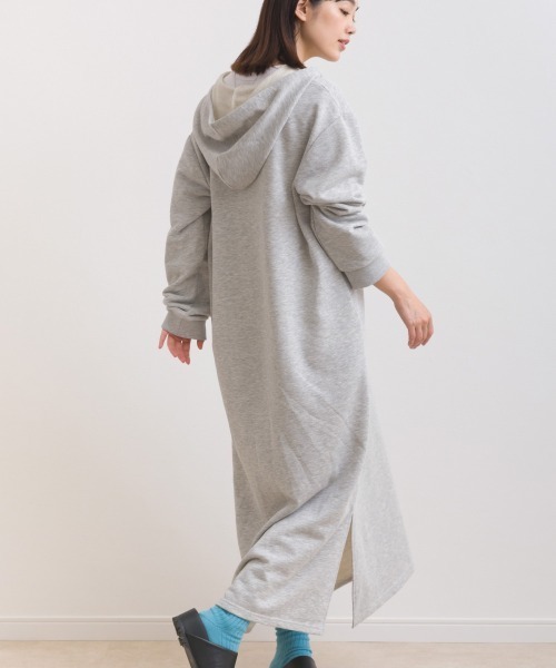 OMNES（オムネス）の「テック裏毛フーディポケットスウェットロングワンピース（ワンピース・レディース・ブラック/ダークグレー/ホワイト/グレー・FREE）」の18枚目の写真