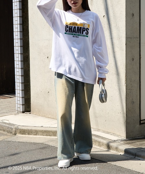 NBA(エヌビーエー)の「【NBA】NBA CHAMPIONS TEAM ARCHIVE LONG Sleeve Tee / CELTICS WARRIORS LAKERS CAVALIERS NUGGETS BUCKS RAPTORS SPURS(Tシャツ/カットソー・メンズ・ブラック/ホワイト・XL/L/M/S/XS)」の16枚目の写真