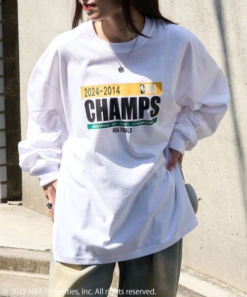NBA(エヌビーエー)の「【NBA】NBA CHAMPIONS TEAM ARCHIVE LONG Sleeve Tee / CELTICS WARRIORS LAKERS CAVALIERS NUGGETS BUCKS RAPTORS SPURS(Tシャツ/カットソー・メンズ・ブラック/ホワイト・XL/L/M/S/XS)」の13枚目の写真