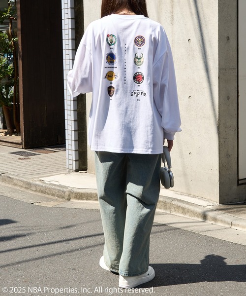 NBA(エヌビーエー)の「【NBA】NBA CHAMPIONS TEAM ARCHIVE LONG Sleeve Tee / CELTICS WARRIORS LAKERS CAVALIERS NUGGETS BUCKS RAPTORS SPURS(Tシャツ/カットソー・メンズ・ブラック/ホワイト・XL/L/M/S/XS)」の14枚目の写真