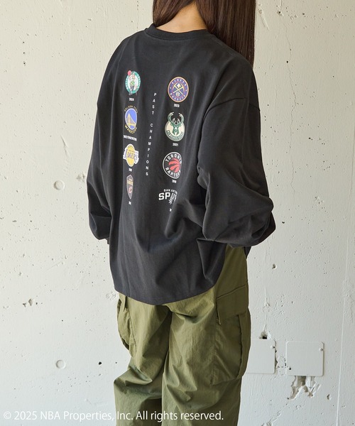 NBA(エヌビーエー)の「【NBA】NBA CHAMPIONS TEAM ARCHIVE LONG Sleeve Tee / CELTICS WARRIORS LAKERS CAVALIERS NUGGETS BUCKS RAPTORS SPURS(Tシャツ/カットソー・メンズ・ブラック/ホワイト・XL/L/M/S/XS)」の19枚目の写真