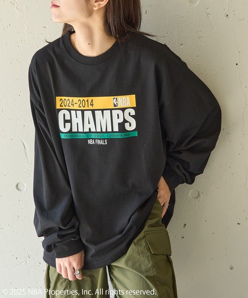 NBA(エヌビーエー)の「【NBA】NBA CHAMPIONS TEAM ARCHIVE LONG Sleeve Tee / CELTICS WARRIORS LAKERS CAVALIERS NUGGETS BUCKS RAPTORS SPURS(Tシャツ/カットソー・メンズ・ブラック/ホワイト・XL/L/M/S/XS)」の4枚目の写真