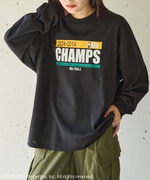 NBA(エヌビーエー)の「【NBA】NBA CHAMPIONS TEAM ARCHIVE LONG Sleeve Tee / CELTICS WARRIORS LAKERS CAVALIERS NUGGETS BUCKS RAPTORS SPURS(Tシャツ/カットソー・メンズ・ブラック/ホワイト・XL/L/M/S/XS)」の5枚目の写真
