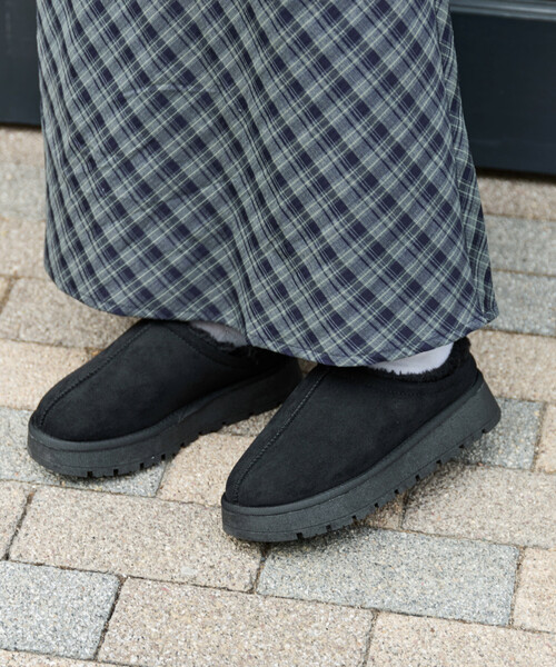 FREAK'S STORE(フリークスストア)の「限定展開 センターシーム ムートン スリッポン シューズ(スリッポン・レディース・ベージュ/ブラック/キャメル・38/37/36)」の5枚目の写真