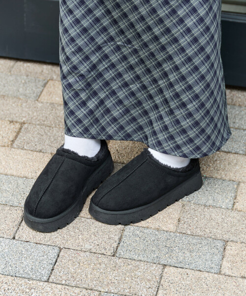 FREAK'S STORE(フリークスストア)の「限定展開 センターシーム ムートン スリッポン シューズ(スリッポン・レディース・ベージュ/ブラック/キャメル・38/37/36)」の6枚目の写真