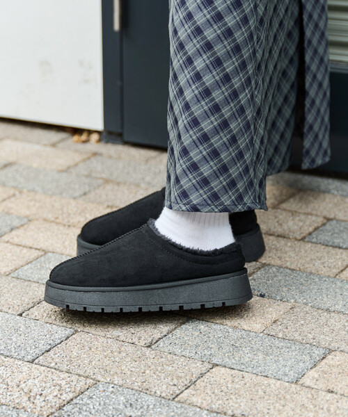 FREAK'S STORE(フリークスストア)の「限定展開 センターシーム ムートン スリッポン シューズ(スリッポン・レディース・ベージュ/ブラック/キャメル・38/37/36)」の7枚目の写真