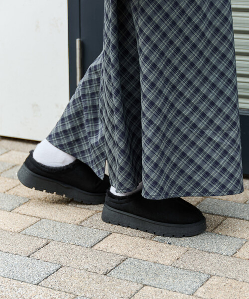 FREAK'S STORE(フリークスストア)の「限定展開 センターシーム ムートン スリッポン シューズ(スリッポン・レディース・ベージュ/ブラック/キャメル・38/37/36)」の10枚目の写真