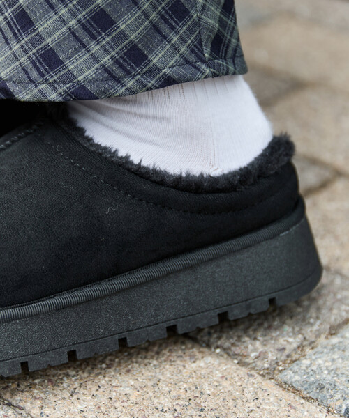 FREAK'S STORE(フリークスストア)の「限定展開 センターシーム ムートン スリッポン シューズ(スリッポン・レディース・ベージュ/ブラック/キャメル・38/37/36)」の14枚目の写真