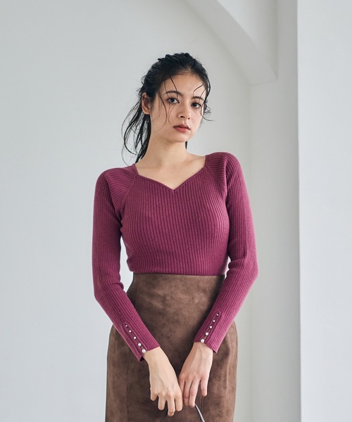 12Twelve Agenda（トゥエルブ　アジェンダ）の「ハートネック袖口アソートパールリブニットプルオーバー（ニット/セーター・レディース・ピンク/チャコールグレー/ブルー/ブラック/グレイッシュベージュ/オフホワイト/サックスブルー・M）」の7枚目の写真