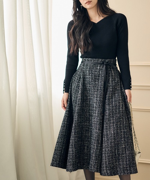 12Twelve Agenda（トゥエルブ　アジェンダ）の「ハートネック袖口アソートパールリブニットプルオーバー（ニット/セーター・レディース・ピンク/チャコールグレー/ブルー/ブラック/グレイッシュベージュ/オフホワイト/サックスブルー・M）」の18枚目の写真