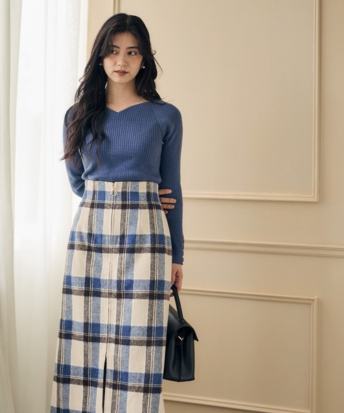 12Twelve Agenda（トゥエルブ　アジェンダ）の「ハートネック袖口アソートパールリブニットプルオーバー（ニット/セーター・レディース・ピンク/チャコールグレー/ブルー/ブラック/グレイッシュベージュ/オフホワイト/サックスブルー・M）」の16枚目の写真