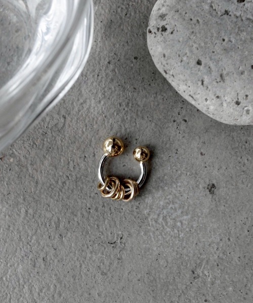 Soierie(ソワリー)の「トライバル コイル カフ (1P) / Tribal coil cuff (1P)(イヤーカフ・レディース・シルバー/シルバー×ゴールド/シルバー系・FREE)」の8枚目の写真
