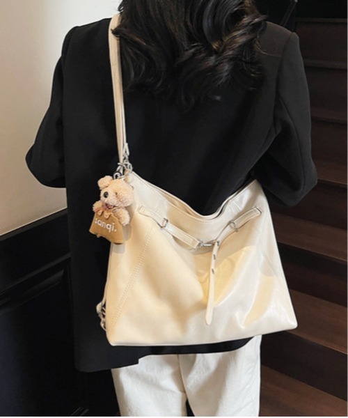 Chiina(チーナ)の「Chiina /【2way】 大容量 ベルテッドショルダーバッグ(ショルダーバッグ・レディース・グレー/オフホワイト/ブラウン/ブラック・FREE)」の12枚目の写真