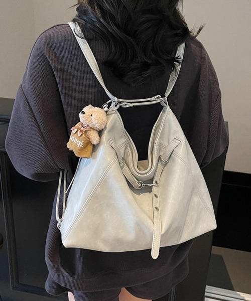 Chiina(チーナ)の「Chiina /【2way】 大容量 ベルテッドショルダーバッグ(ショルダーバッグ・レディース・グレー/オフホワイト/ブラウン/ブラック・FREE)」の17枚目の写真