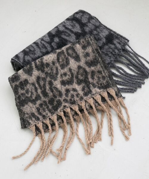 le.coeur blanc（ルクールブラン）の「《WEB限定アイテム》レオパードシャギーマフラー（マフラー・レディース・ベージュ/グレー・FREE）」の9枚目の写真