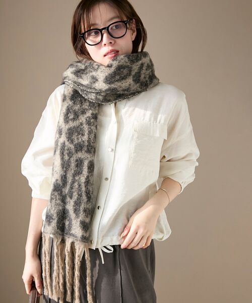 le.coeur blanc（ルクールブラン）の「《WEB限定アイテム》レオパードシャギーマフラー（マフラー・レディース・ベージュ/グレー・FREE）」の11枚目の写真
