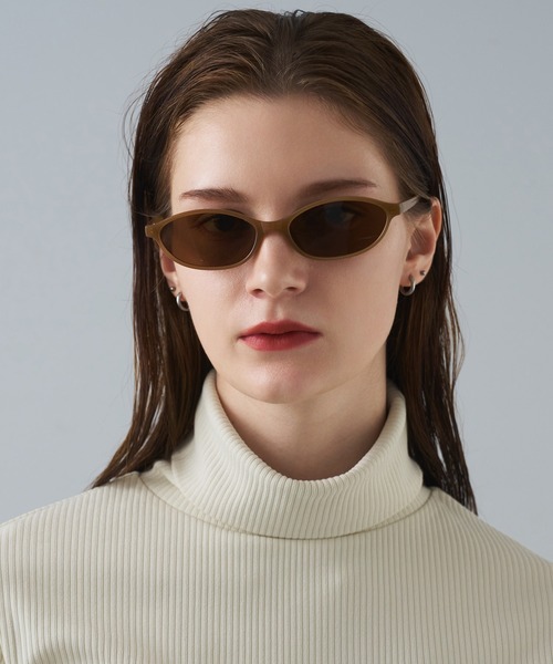 NUEF (ヌエフ)の「キャッツアイ型サングラス|カラーレンズ|トレンド|紫外線対策|UVカット|サングラス|NUEF|COLOR SUNGLASSES(サングラス・レディース・ライトブラウン/ブラウン/ブラック/カーキ・FREE)」の6枚目の写真