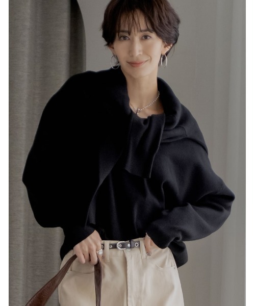 Re:EDIT（リエディ）の「[2025AW COLLECTION][保湿][静電気防止]選べるネックデザインスウェットライクニットトップス（ニット/セーター・レディース・レッド/ベージュ系/ベージュ/イエロー/ブラック系/ブルー系/イエロー系/ブラック/アイボリー/レッド系/グレー/ブルー/アイボリー系/グレー系・MEDIUM/LARGE）」の4枚目の写真