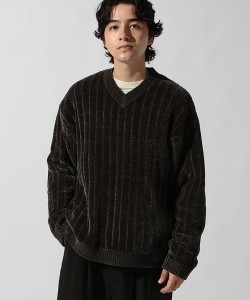 niko and（ニコアンド）の「モールニットVネックプルオーバー