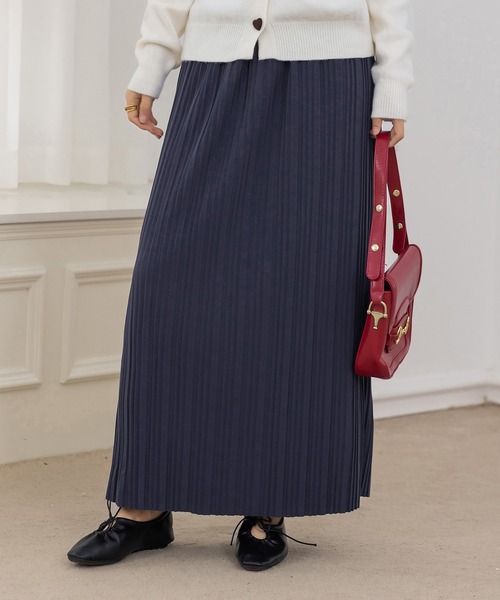 DAY CLOSET（デイ クローゼット）の「【裏起毛/厚手/防寒/マキシ丈】ストンと落ち感。サイドスリットプリーツスカート レディース（スカート・レディース・チャコールグレー/ブラック/アイボリー・M/L）」の3枚目の写真