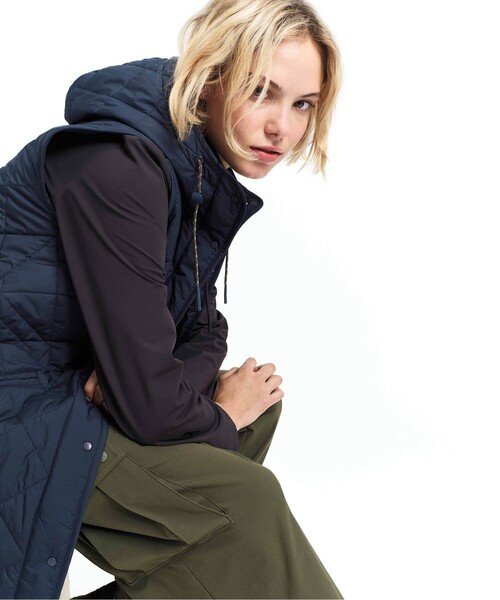 AIGLE(エーグル)の「PrimaLoft中綿 撥水 インサレーション ダイヤモンドキルティングミドルベスト(ダウンベスト・レディース・ベージュ/ダークネイビー・38/36/40)」の3枚目の写真