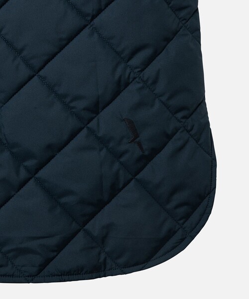 AIGLE(エーグル)の「PrimaLoft中綿 撥水 インサレーション ダイヤモンドキルティングミドルベスト(ダウンベスト・レディース・ベージュ/ダークネイビー・38/36/40)」の19枚目の写真