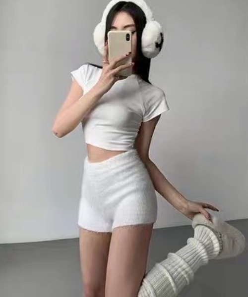 VIBGYOR（ヴィブジョー）の「【LAMPOON】シャギーニットショーツ（その他パンツ・レディース・ブラック/ホワイト・MEDIUM/LARGE/SMALL）」の9枚目の写真