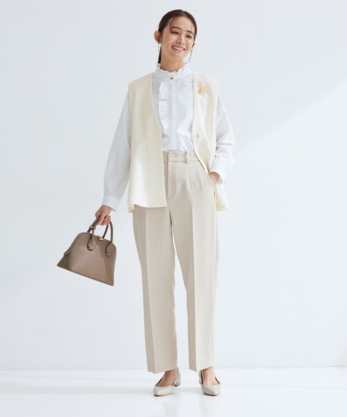 green label relaxing（グリーンレーベルリラクシング）の「［size SHORTあり］fleurie(フルリー) ペプラム ジレ（ベスト・レディース・オフホワイト/ネイビー・FREE/SHORT）」の8枚目の写真