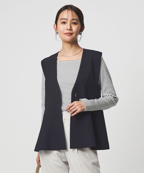 green label relaxing（グリーンレーベルリラクシング）の「［size SHORTあり］fleurie(フルリー) ペプラム ジレ（ベスト・レディース・オフホワイト/ネイビー・FREE/SHORT）」の6枚目の写真