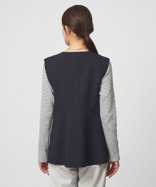 green label relaxing（グリーンレーベルリラクシング）の「［size SHORTあり］fleurie(フルリー) ペプラム ジレ（ベスト・レディース・オフホワイト/ネイビー・FREE/SHORT）」の4枚目の写真