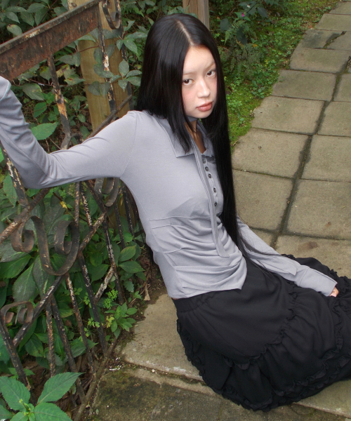 FLAREUP(フレアアップ)の「Asymmetrical Draped Shirt (FL-186_Gray)(ポロシャツ・レディース・グレー・1/2)」の2枚目の写真
