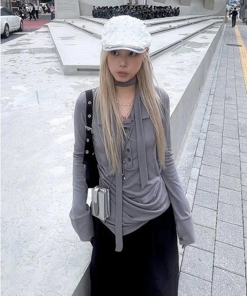 FLAREUP(フレアアップ)の「Asymmetrical Draped Shirt (FL-186_Gray)(ポロシャツ・レディース・グレー・1/2)」の3枚目の写真